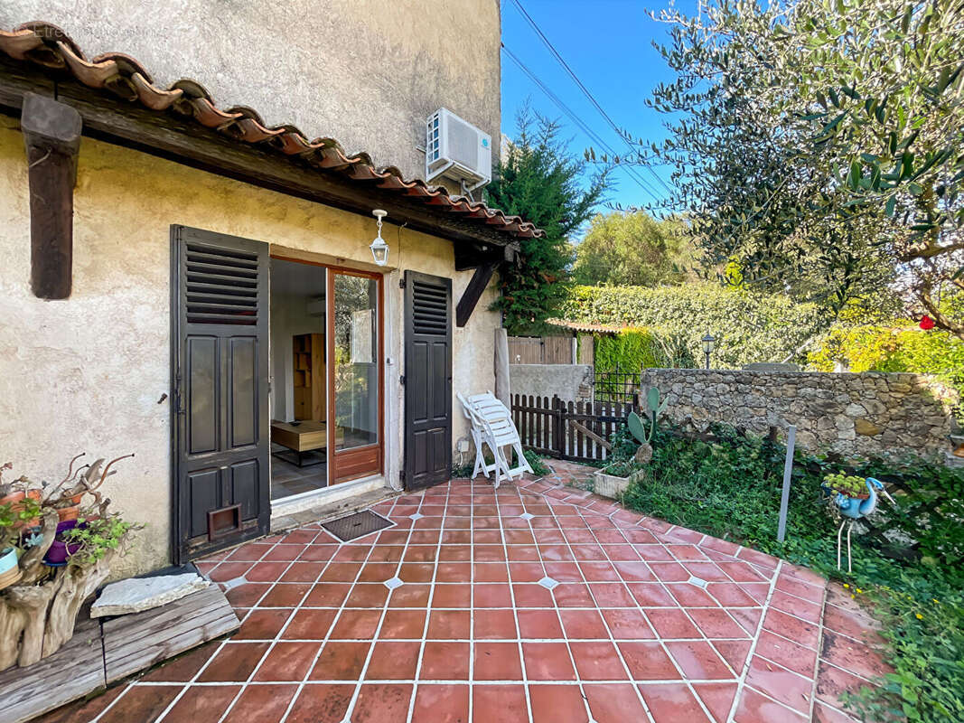 Appartement à MOUANS-SARTOUX