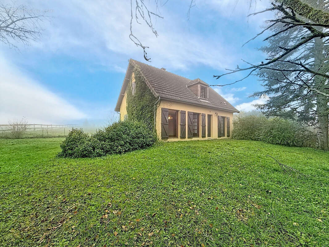 Maison à SOMMEVAL