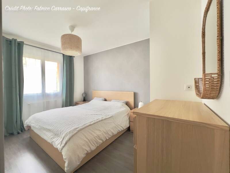 MARINGUES 63: Maison familiale de 144 m² avec piscine, 6 chambres, garage, jardin et pergola bioclimatique, panneaux photovoltaï - photo 97