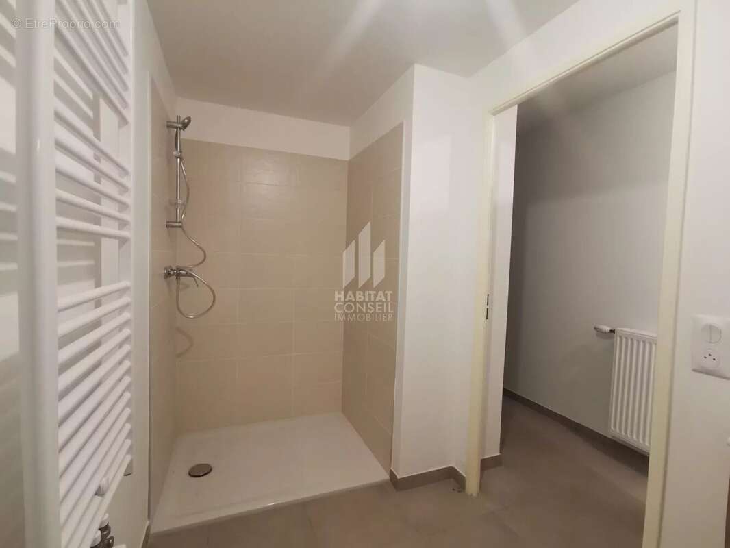 Appartement à LE PONT-DE-CLAIX