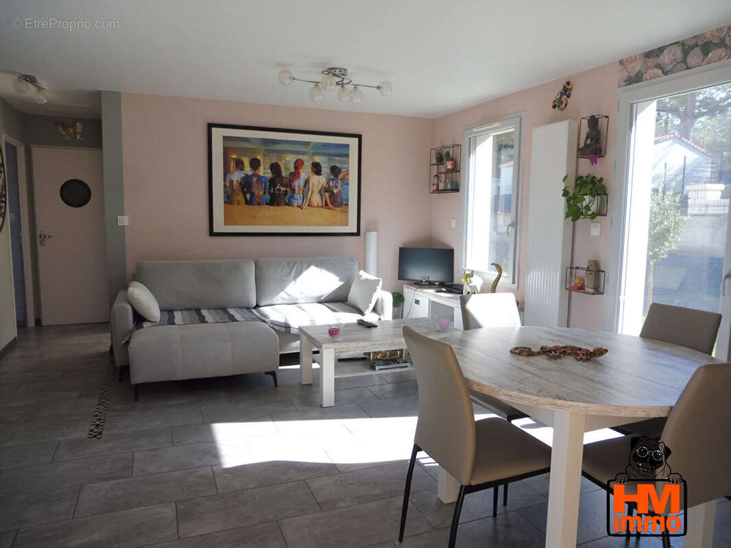 Maison à CONDAT-SUR-VIENNE