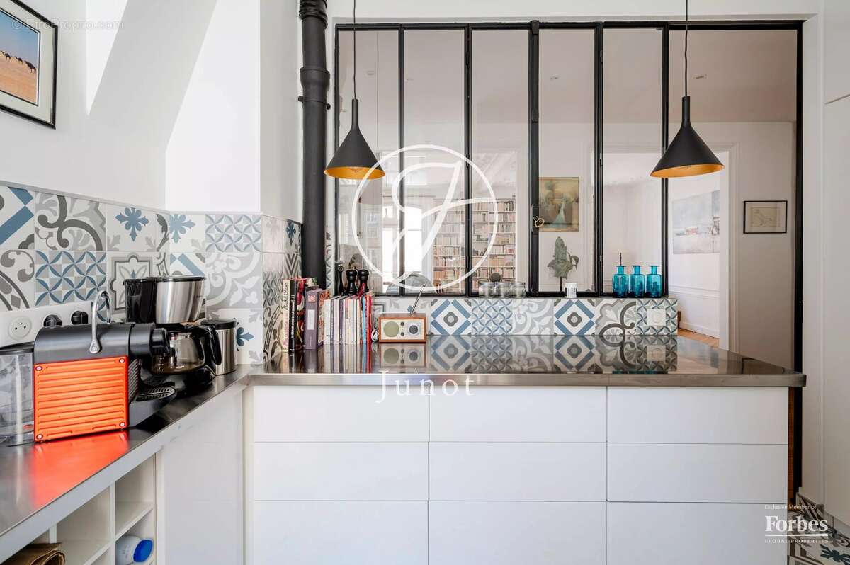 Appartement à PARIS-17E