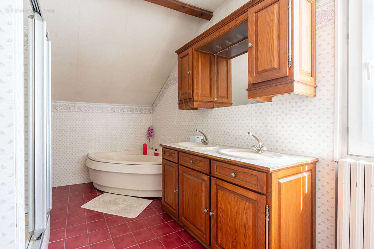 Maison Montesson 8 pièce(s) 163.14 m2 - photo 10