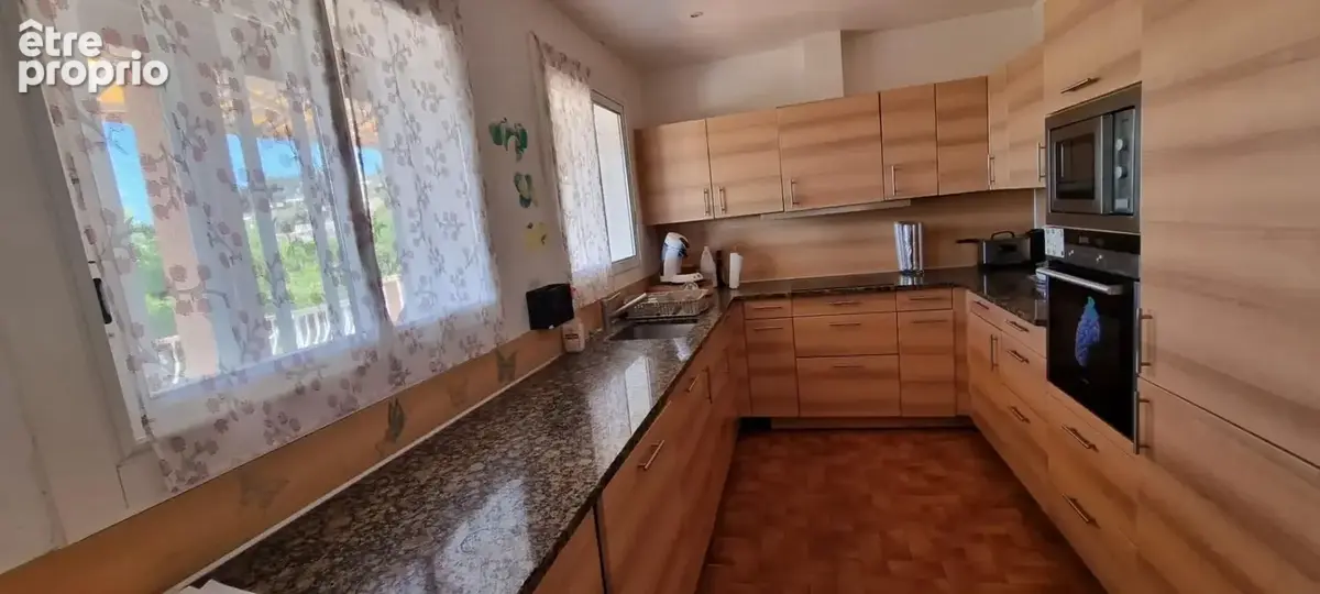 Villa  10 pièce(s) 220 m2 sur 2000 m² piscinable vue mer - photo 15