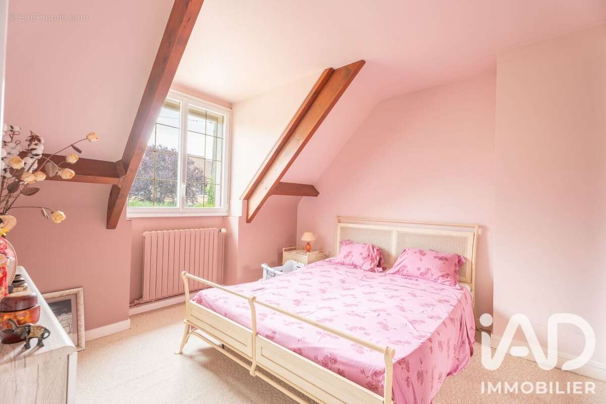 Maison 115 m² à Saint-Arnoult-En-Yvelines  - photo 8