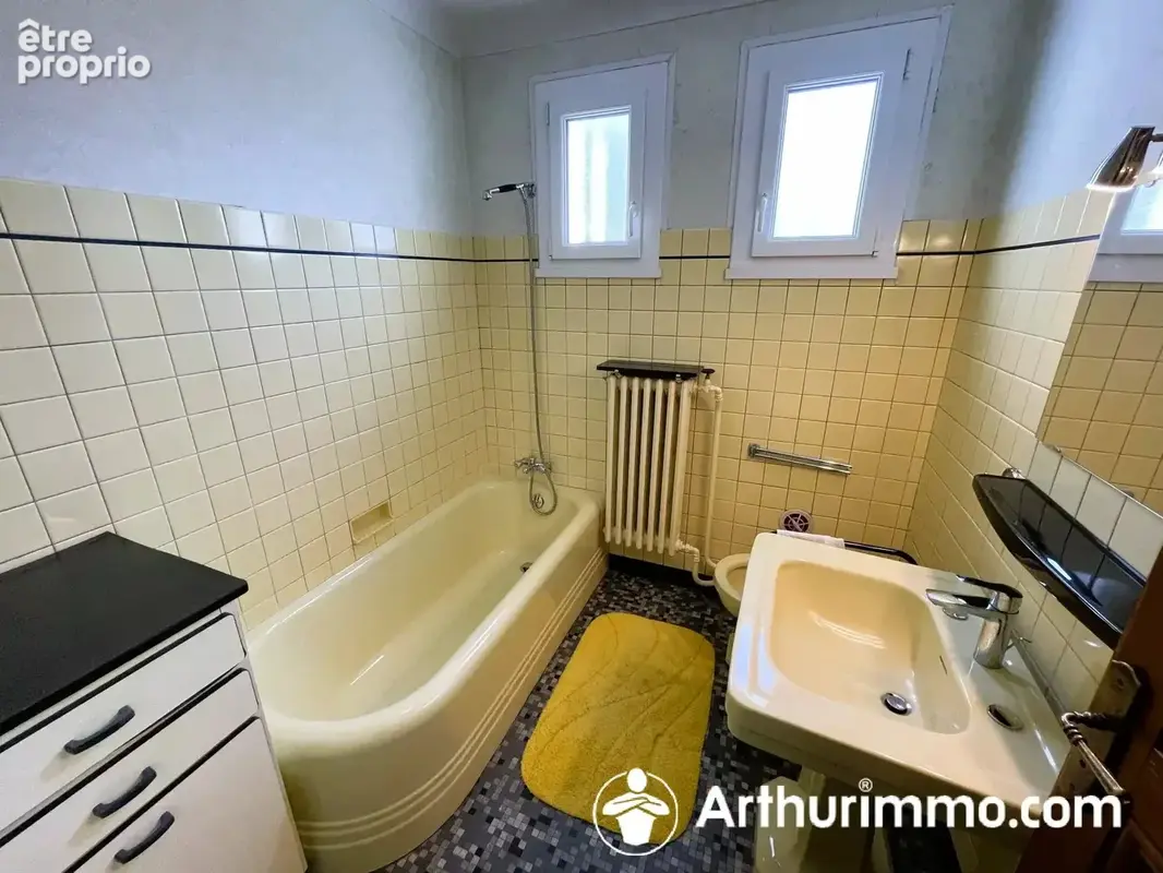 Maison avec 2 appartements de type F4, 14 ares de terrain, proche commerces et frontière SUISSE. - photo 7