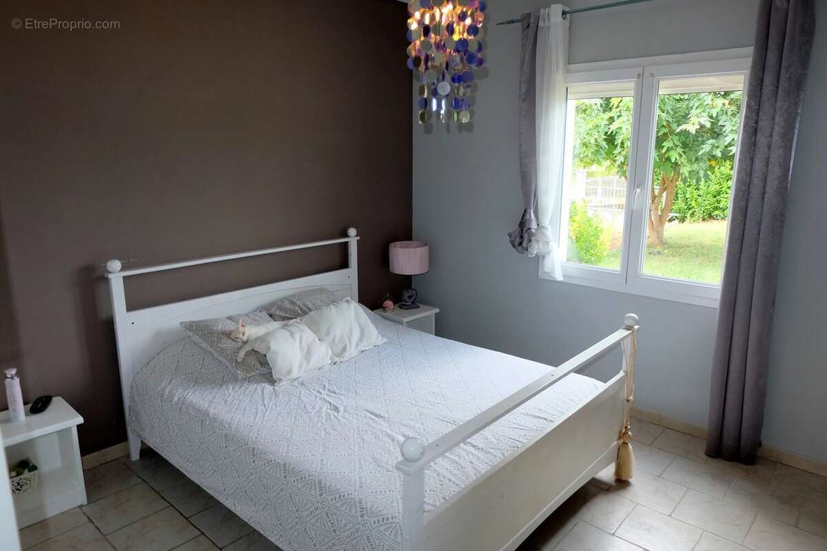 Village Bord de riviere  - Maison plein pied familial avec quatre chambres - photo 9