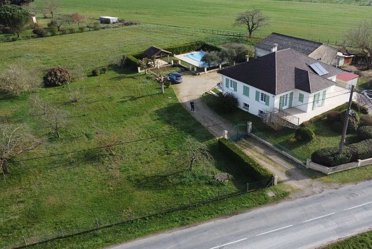 Maison à SAINT-PIERRE-D'EYRAUD