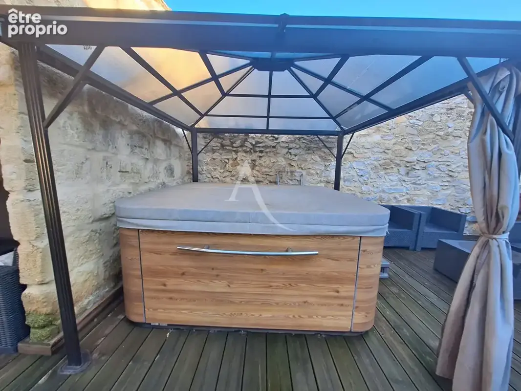 A VENDRE Maison Uchaud 8 pièce(s) 211 m2 - photo 8
