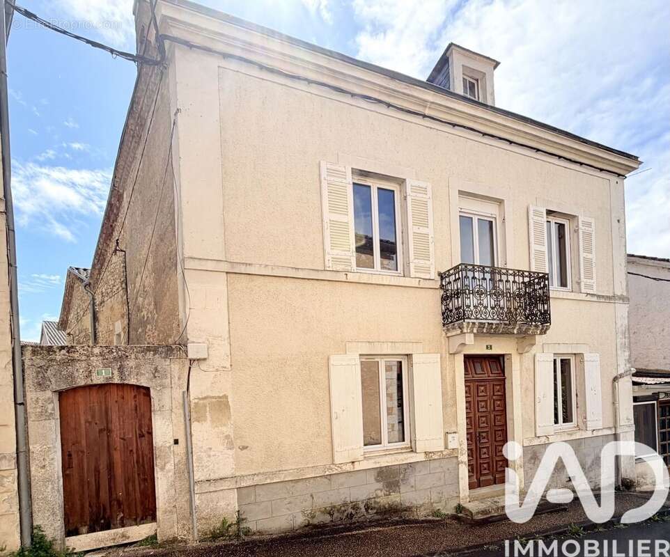 Maison 200 m² à Negrondes  - photo 2