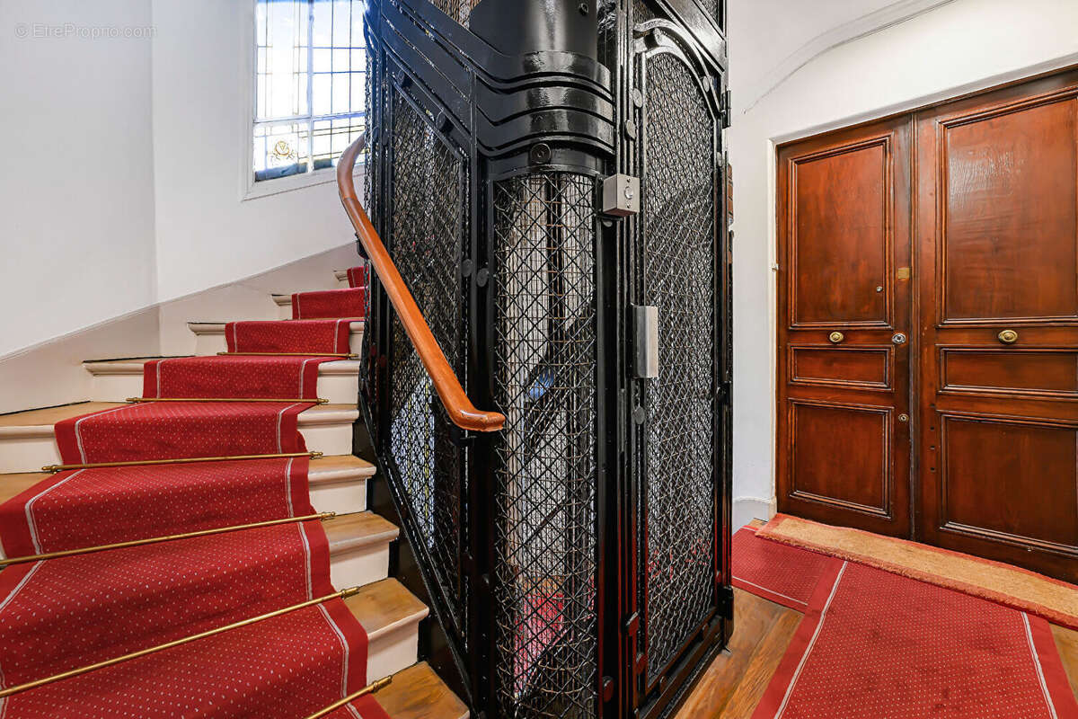 Appartement à PARIS-14E