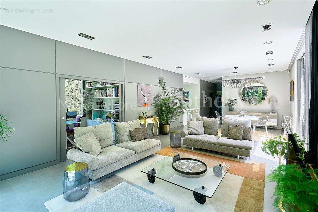 Wasquehal , 1 er rang sur golf . Exclusivité . villa cubique 3ch . Piscine couverte . garage - photo 3