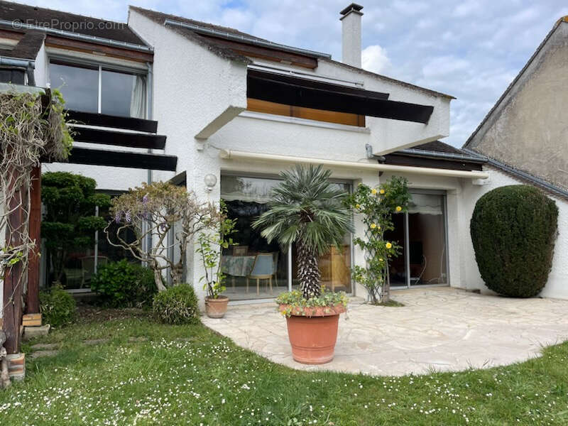 Maison à VILLENEUVE-SUR-YONNE