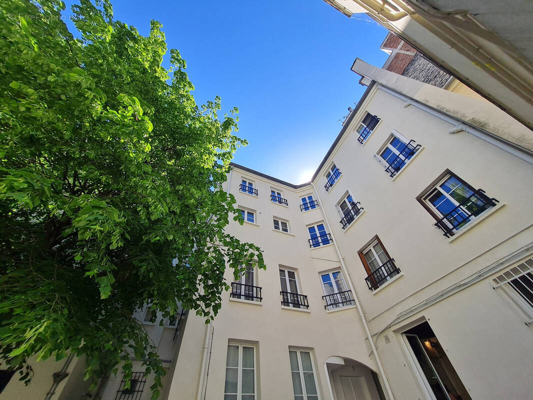 Appartement à PARIS-10E