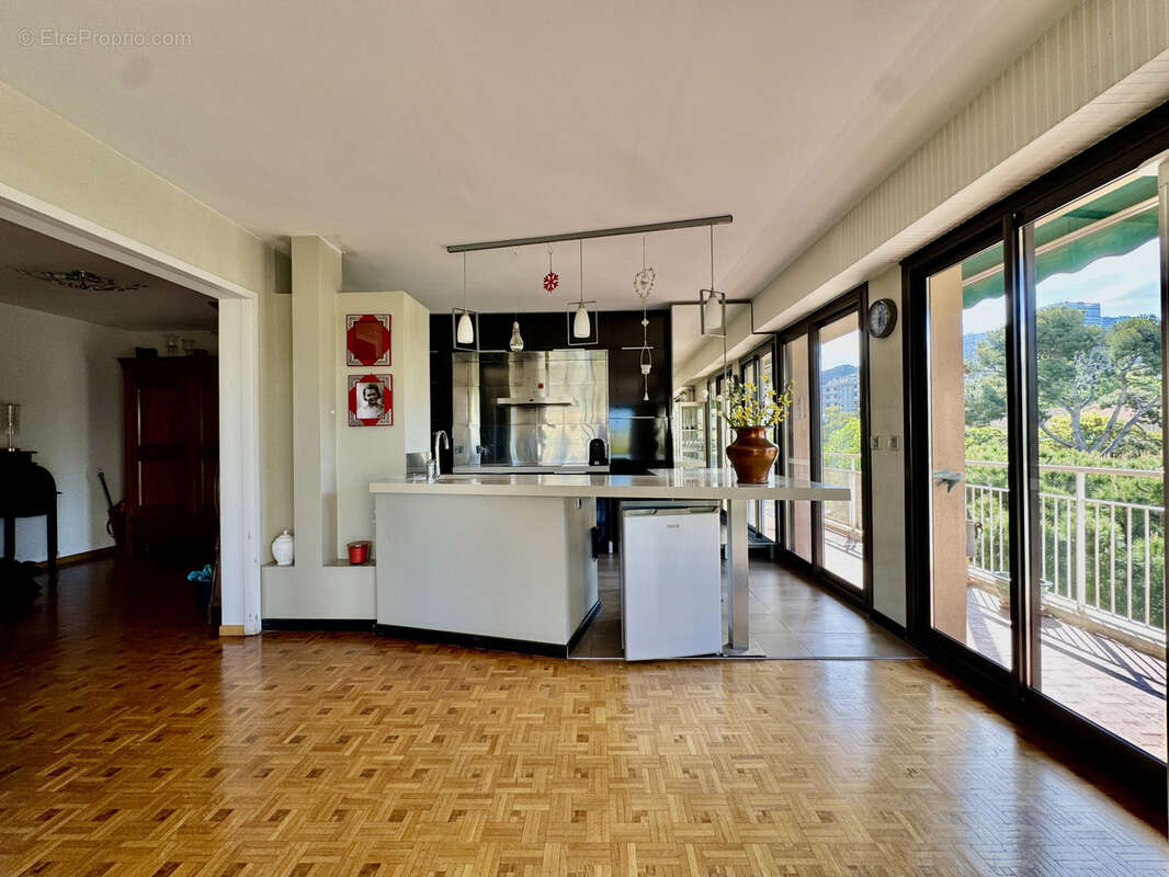 Appartement à MARSEILLE-9E