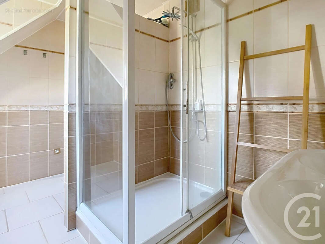 Maison 6 pièces 137 m² à vendre à Trie-La-Ville (60590) - photo 13