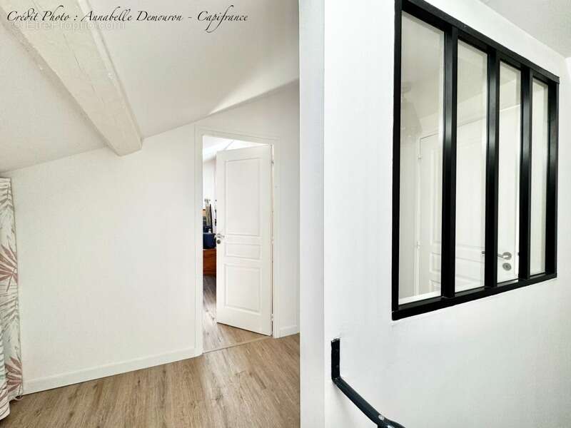 RIOM - EXCLUSIVITÉ – Maison de ville de caractère P6 entièrement rénovée avec jardin, abri et cave - photo 22