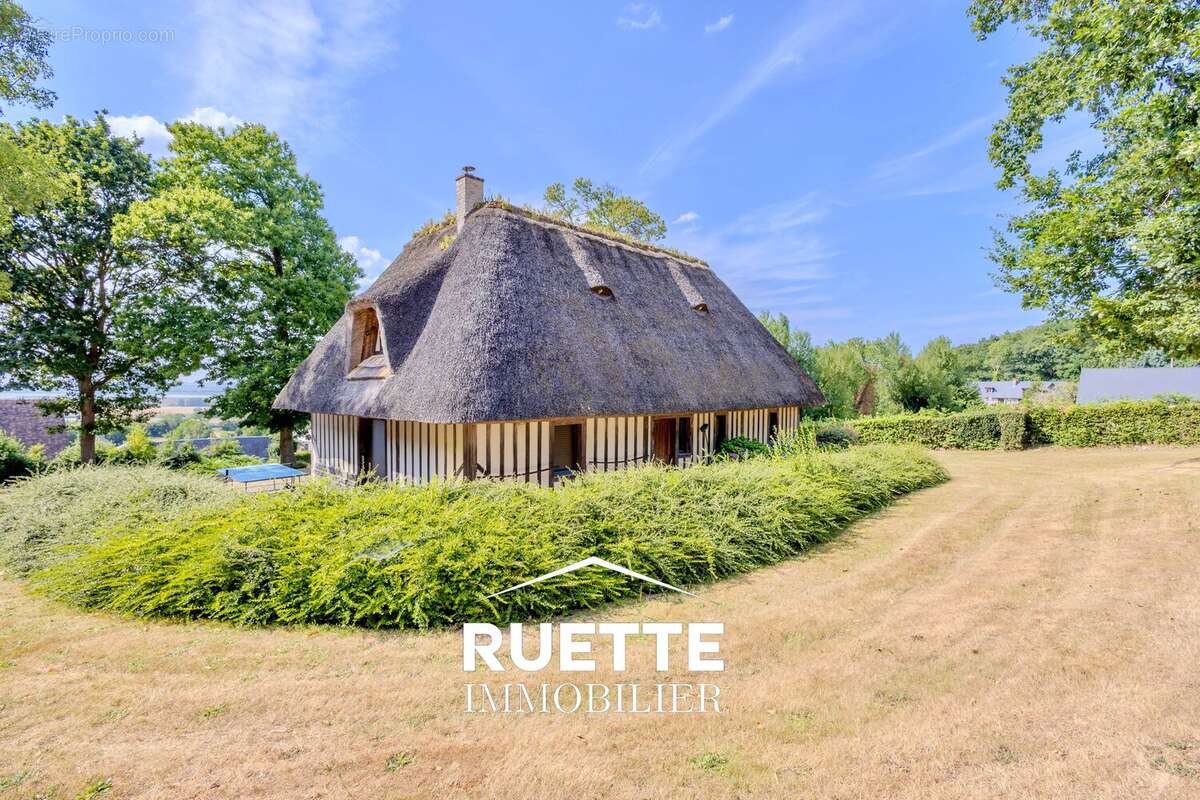 Maison 1049 m² à Saint-Samson-De-La-Roque  - photo 5