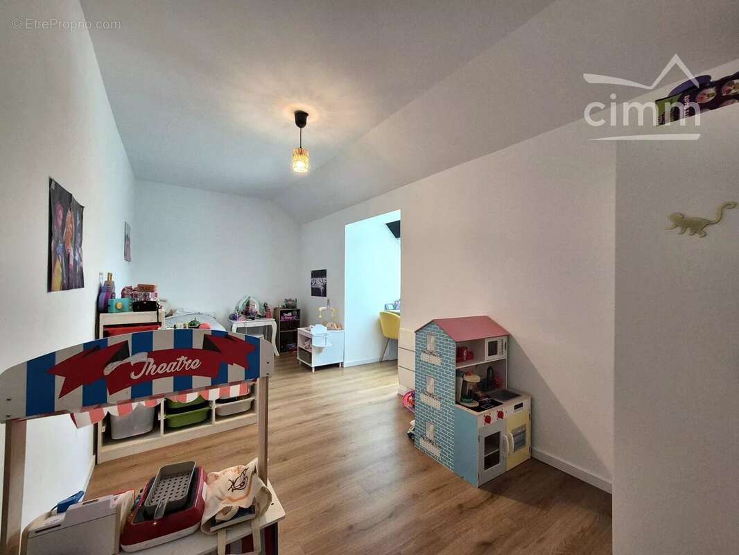 VINEUIL (41350) – Maison contemporaine de 140 m² – 5 chambres – Terrain clos – Domotique – Proche écoles - photo 11