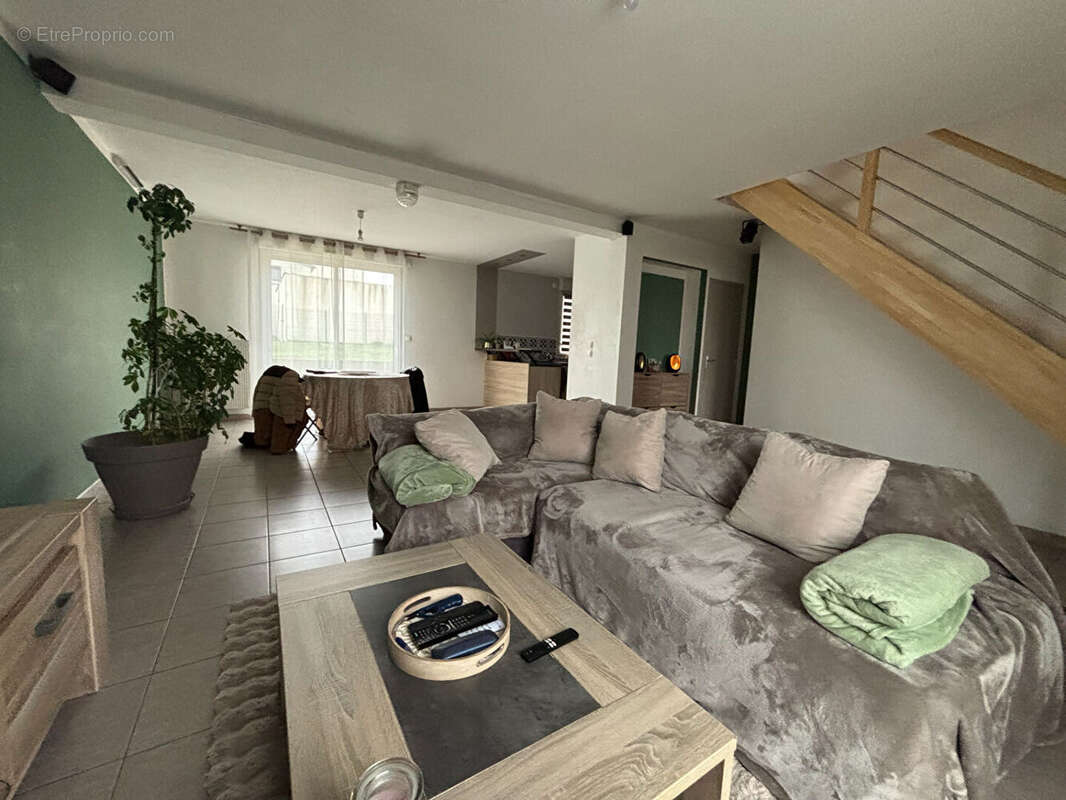 Maison à MESLAY-DU-MAINE