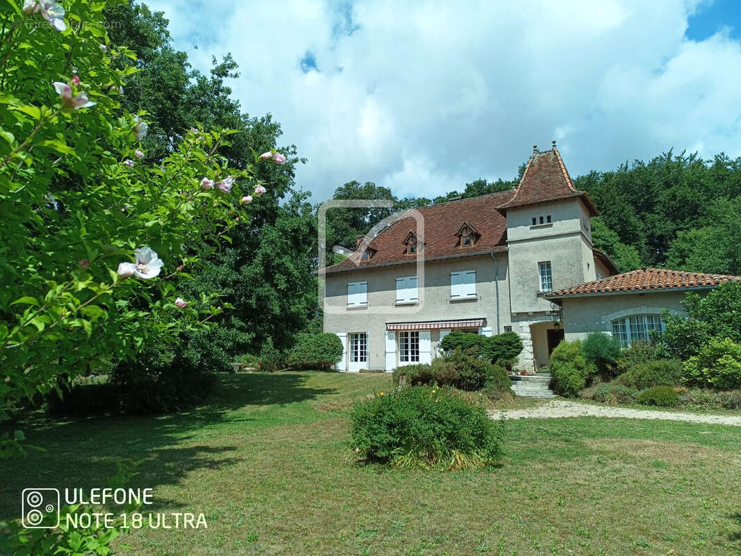 Maison à LATRONQUIERE