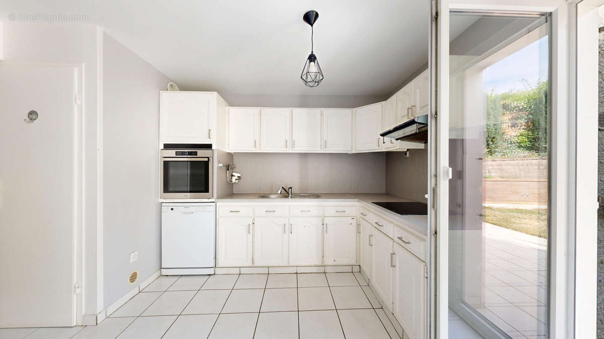 Plaisir la boissiere, maison avec jardin et garage. - photo 4