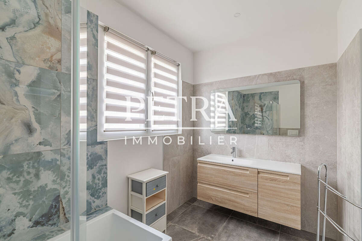 Maison à L&#039;HAY-LES-ROSES