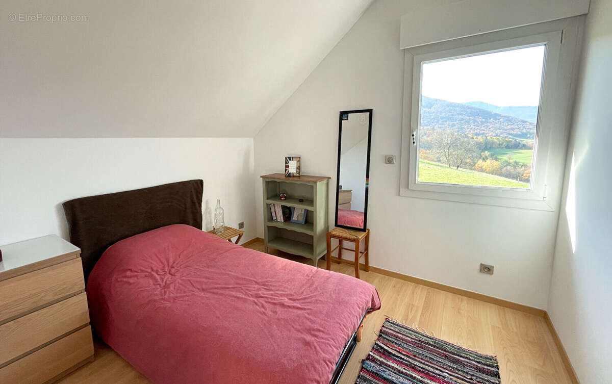 Maison à MONTAGNOLE