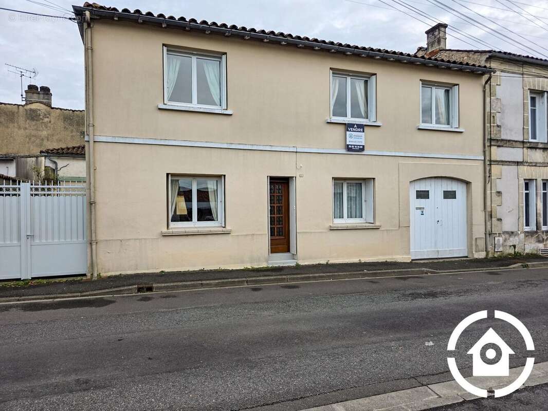 Maison à COGNAC