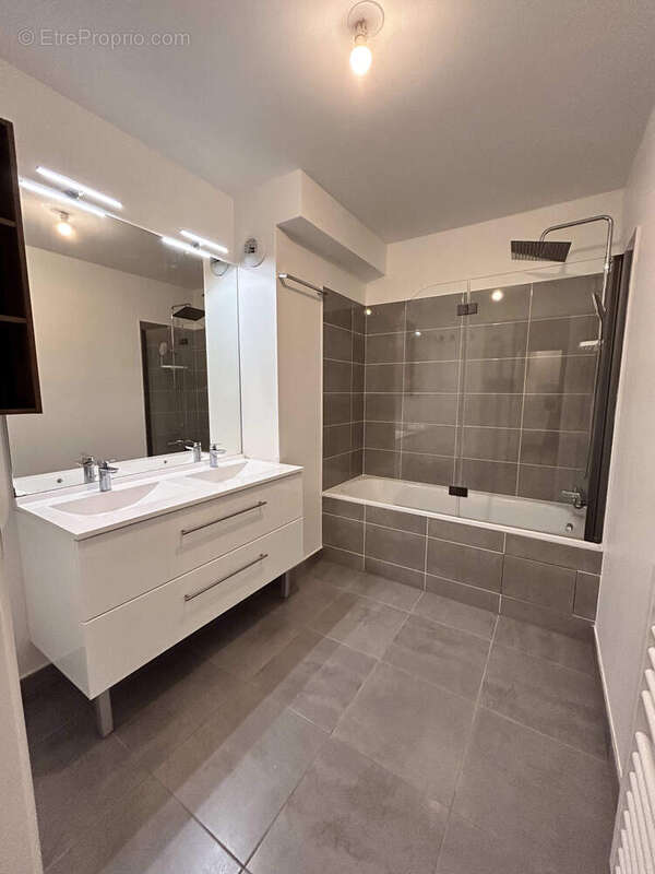 Photo 5 - Appartement à VOISINS-LE-BRETONNEUX