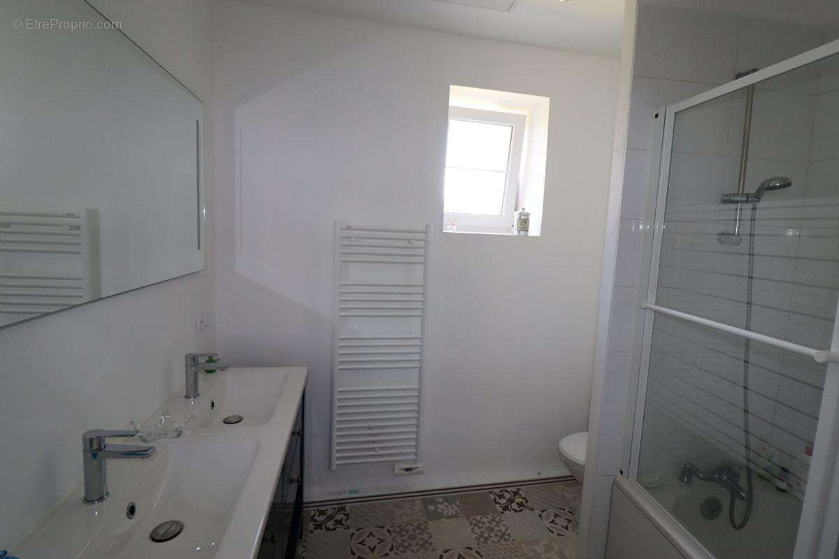 Maison à LA FOYE-MONJAULT