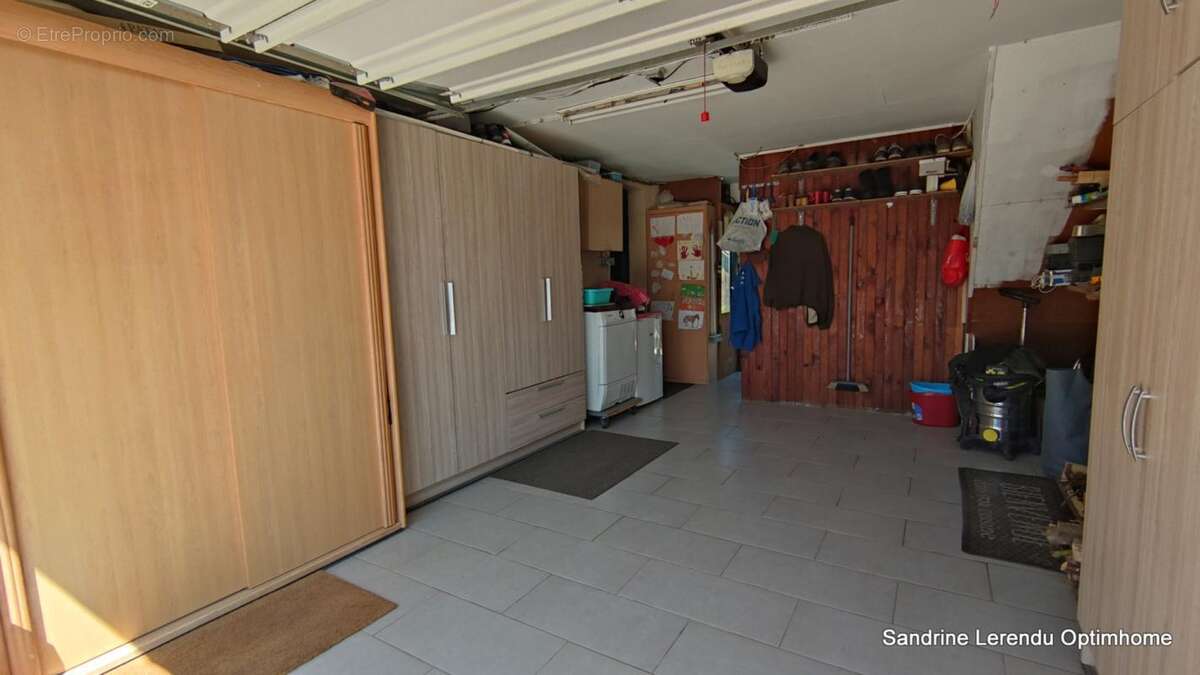 Une maison clé en main avec véranda contemporaine et possibilité de vivre de plain-pied. – 2 garages – Terrain 807 m² – Saint-Ou - photo 21
