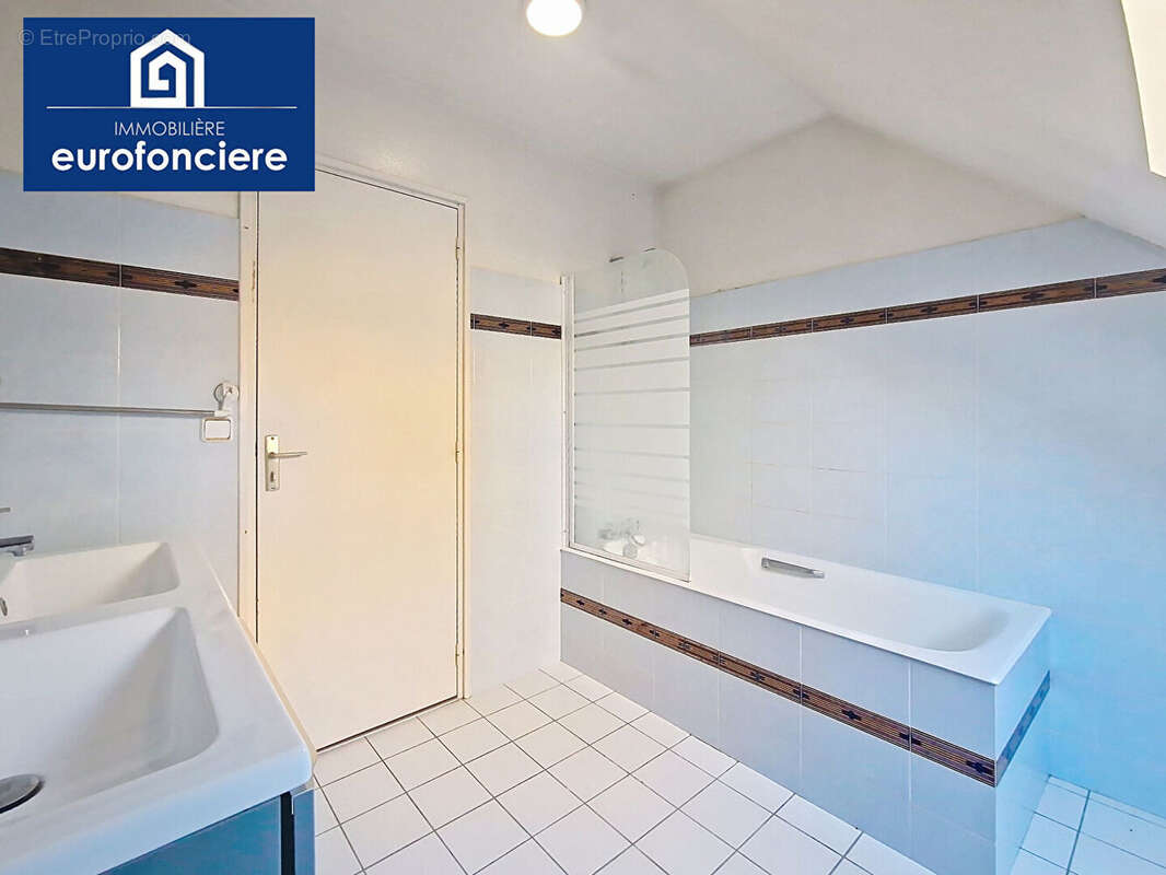 Maison à LA RIVIERE-DE-CORPS