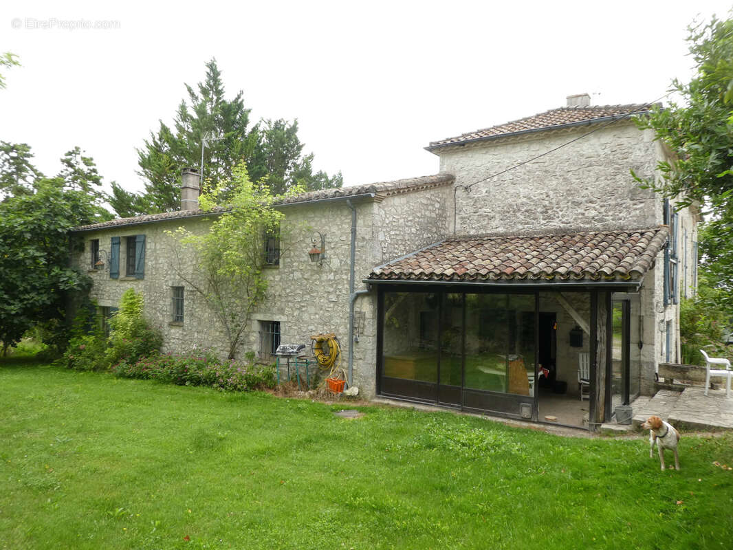 Maison à MONTAIGU-DE-QUERCY