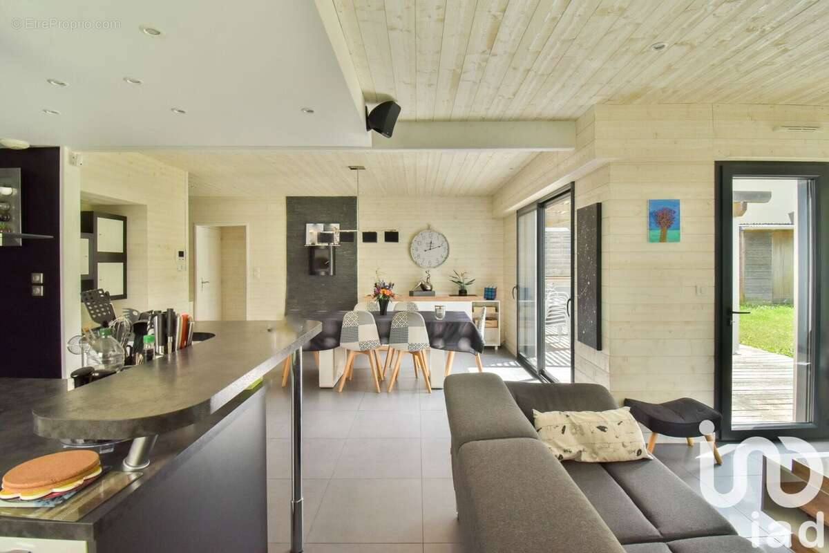 Photo 2 - Maison à MONTLIGNON