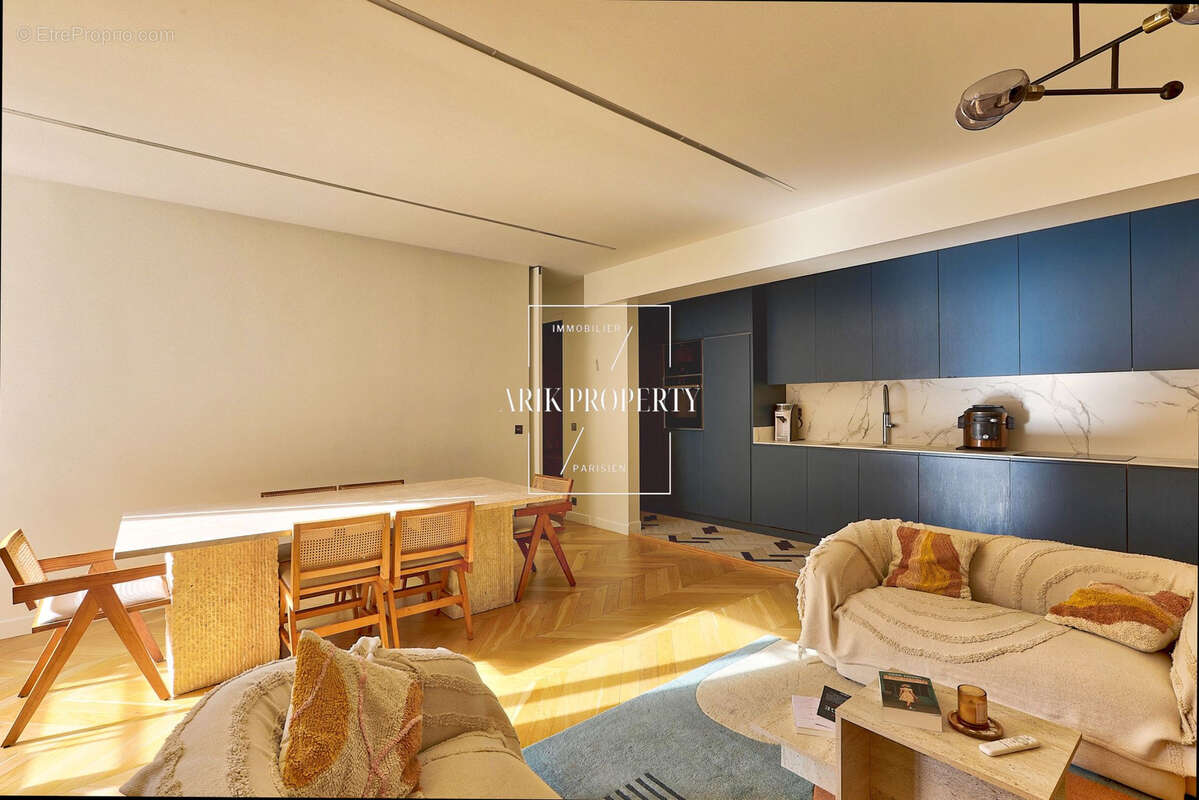 Appartement à PARIS-17E