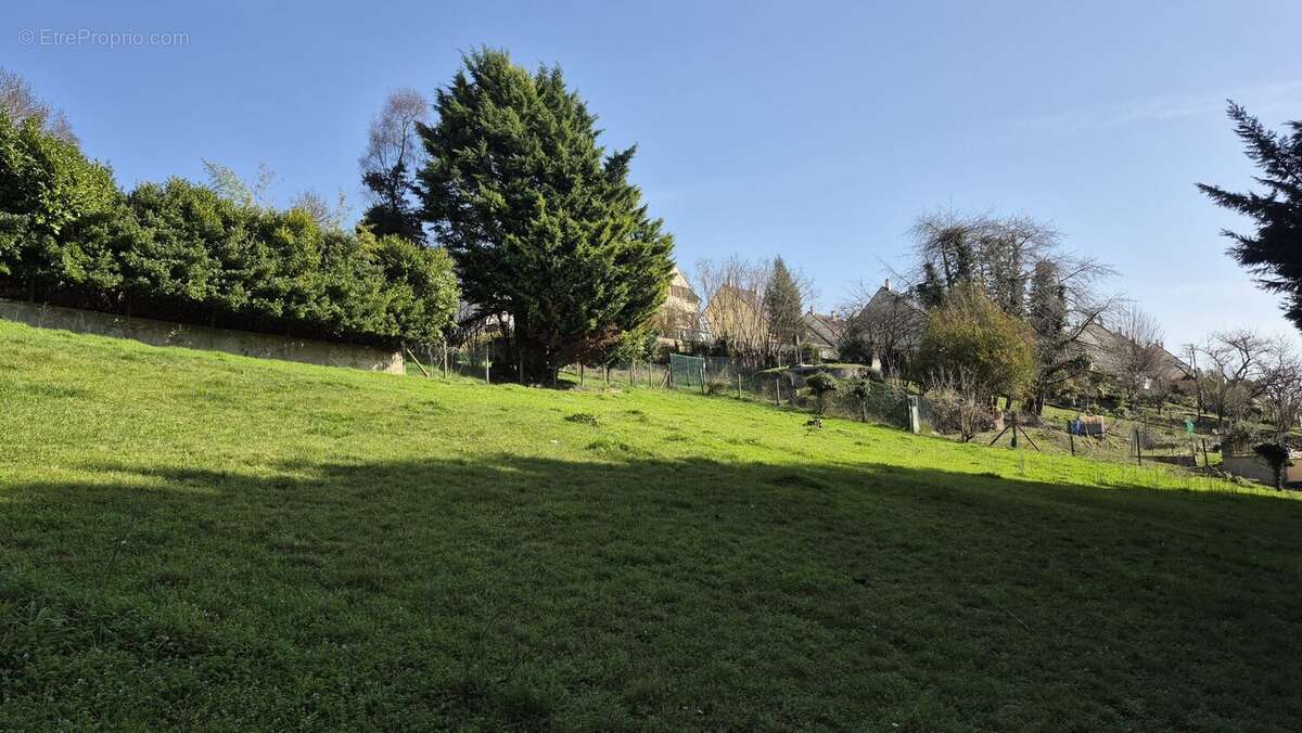 Terrain à NEZEL
