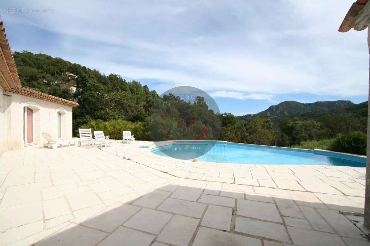 Maison à LES ADRETS-DE-L'ESTEREL