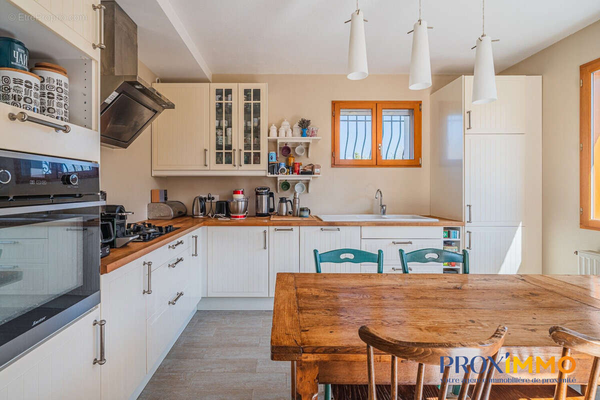Maison 147 m² à Coublevie  - photo 2