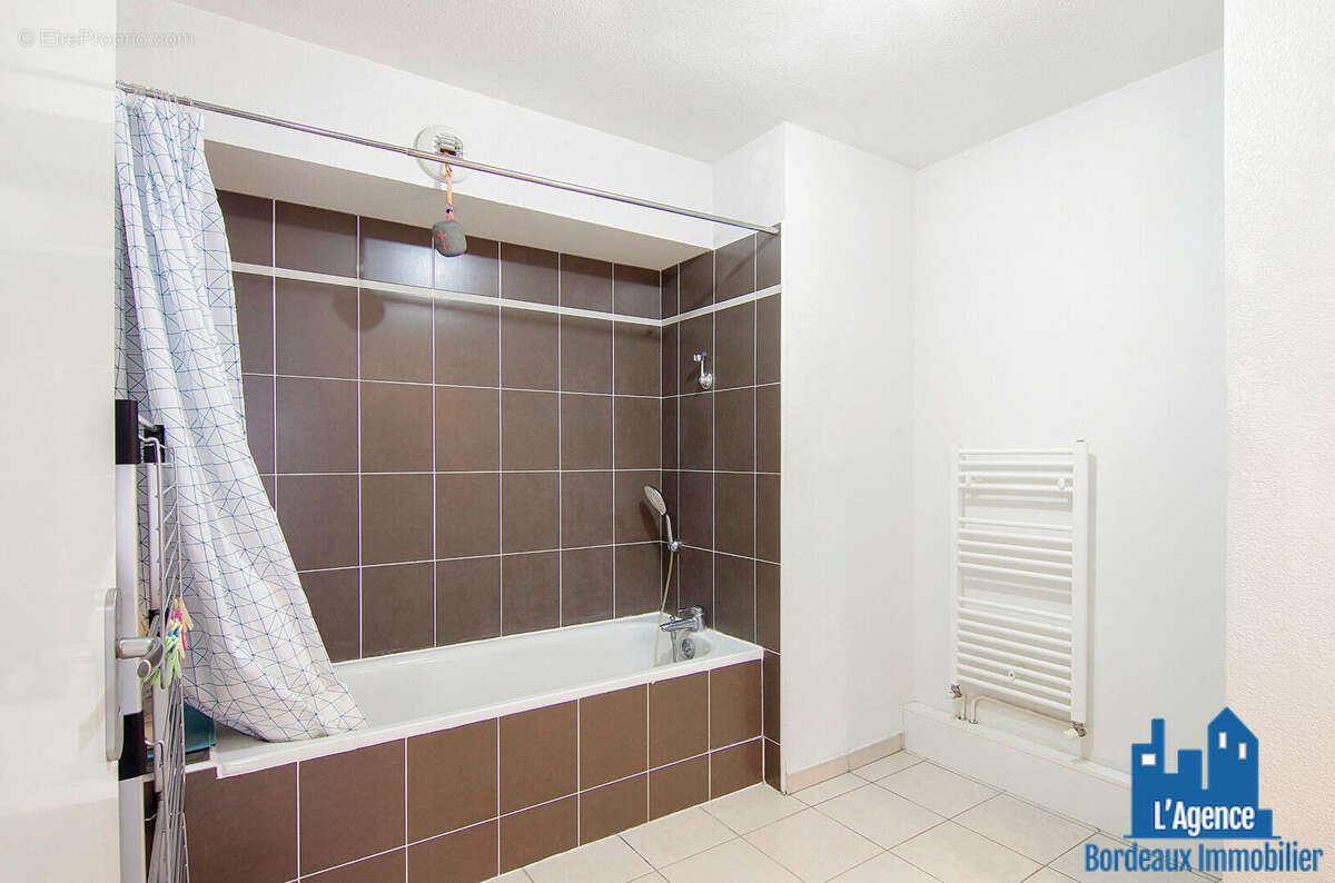 Appartement à VILLENAVE-D'ORNON