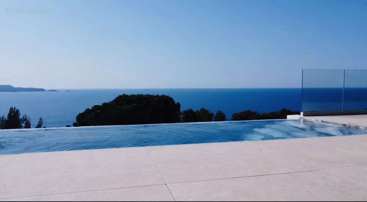 Maison à CARQUEIRANNE