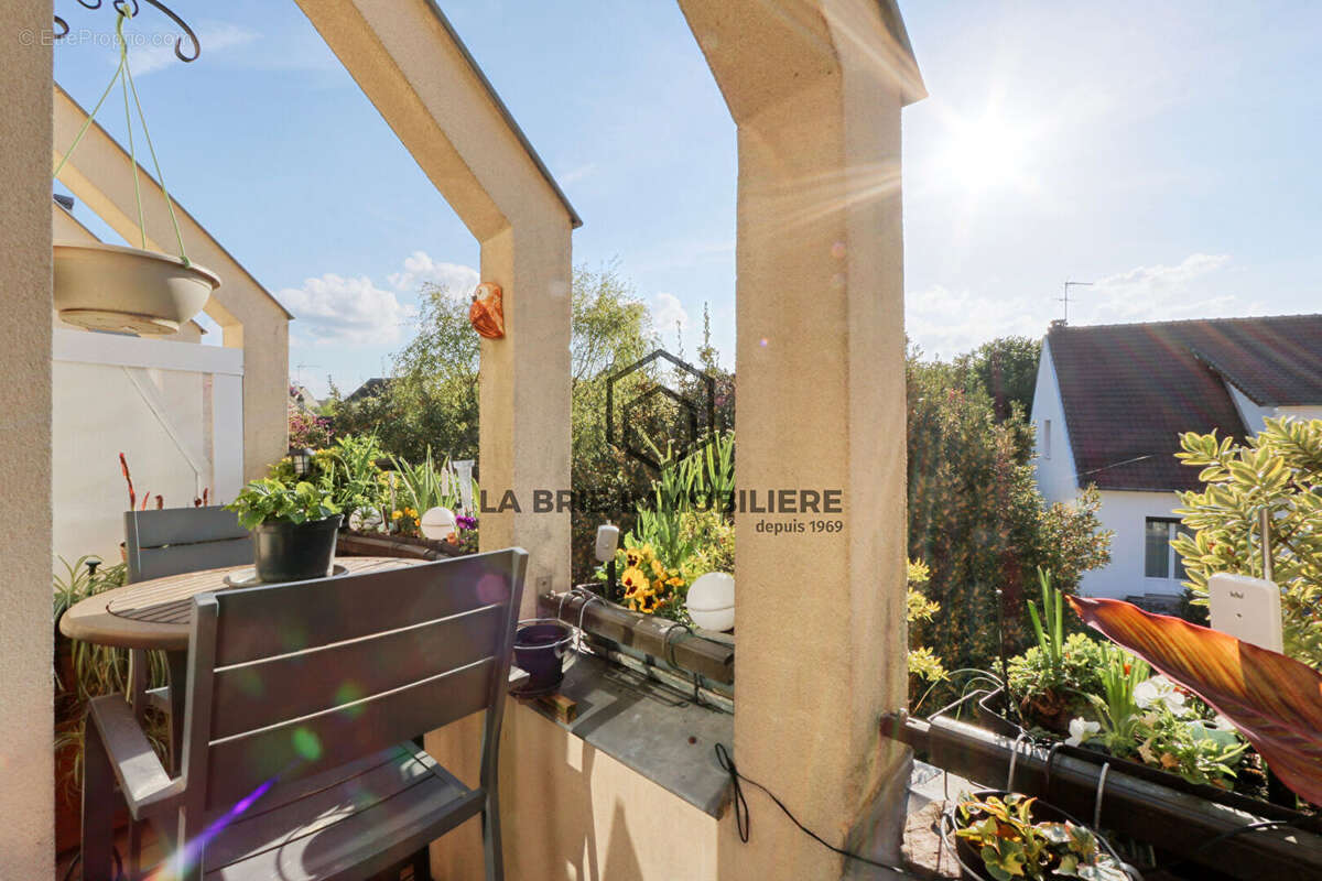 Appartement à BRIE-COMTE-ROBERT