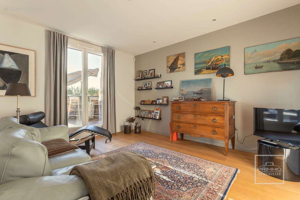 Saint Didier Au Mont D'Or, Appartement grand standing, terrasse panoramique de 136 m² - photo 9