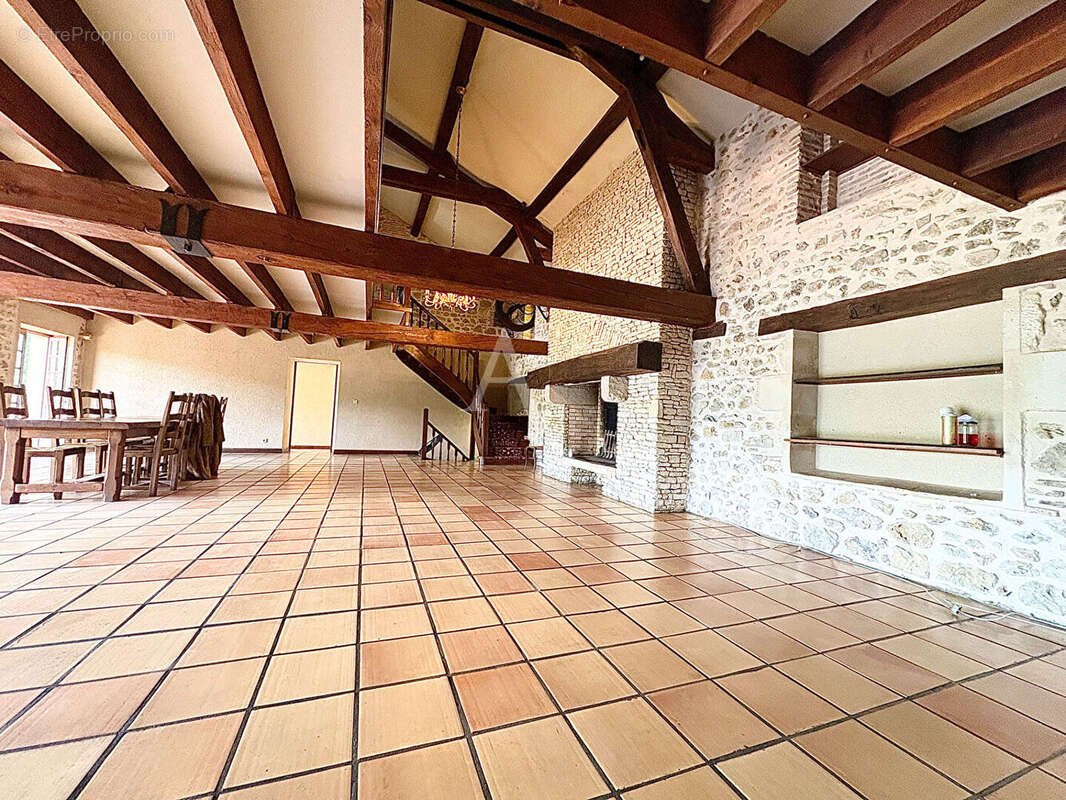 Maison Saulge 7 pièce(s) 291.61 m2 - photo 7