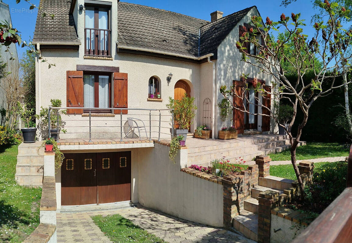 Maison à SARTROUVILLE