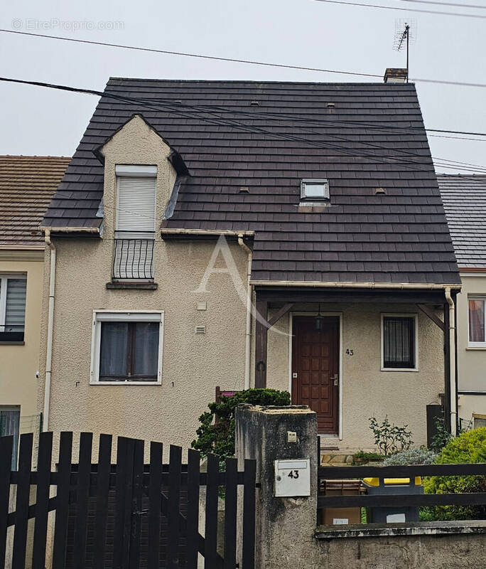 Maison 5 pièces 98 m² · à Deuil-la-Barre · 98 m² · 418 800 €