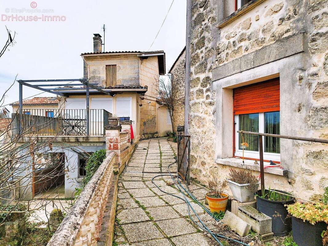 Maison à TAURIAC
