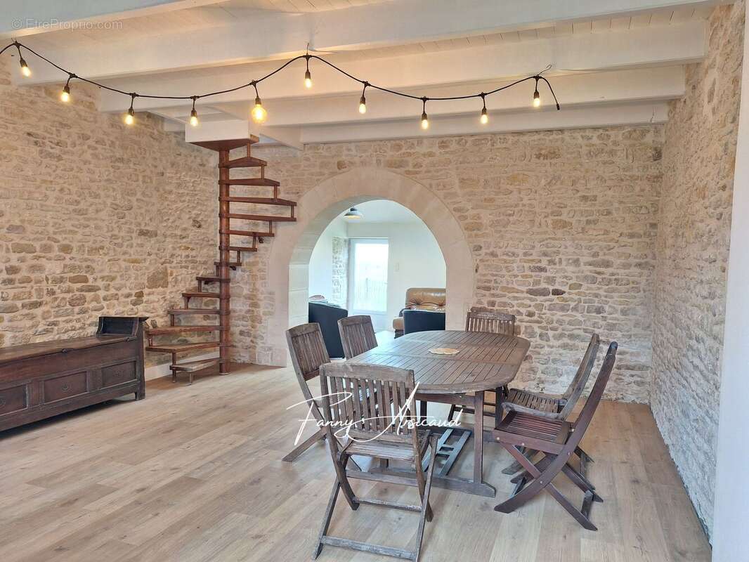 Maison à PUYRAVAULT