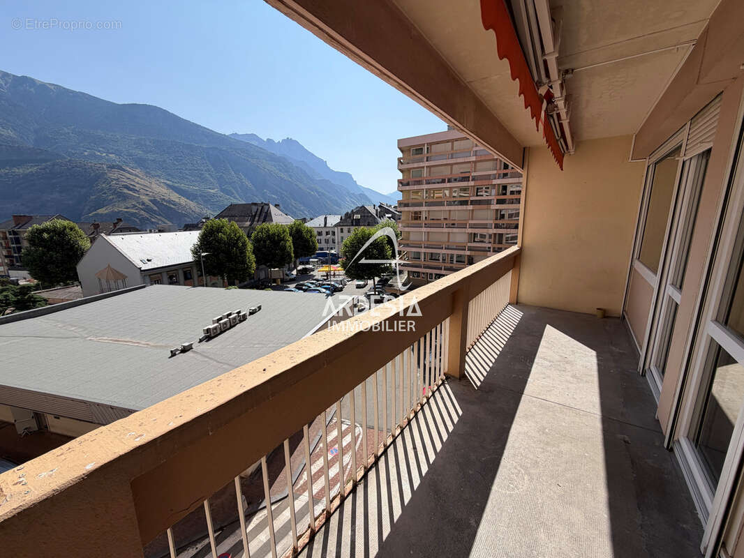 Bel appartement T3 avec grand balcon   Saint-Jean-de-Maurienne - photo 18