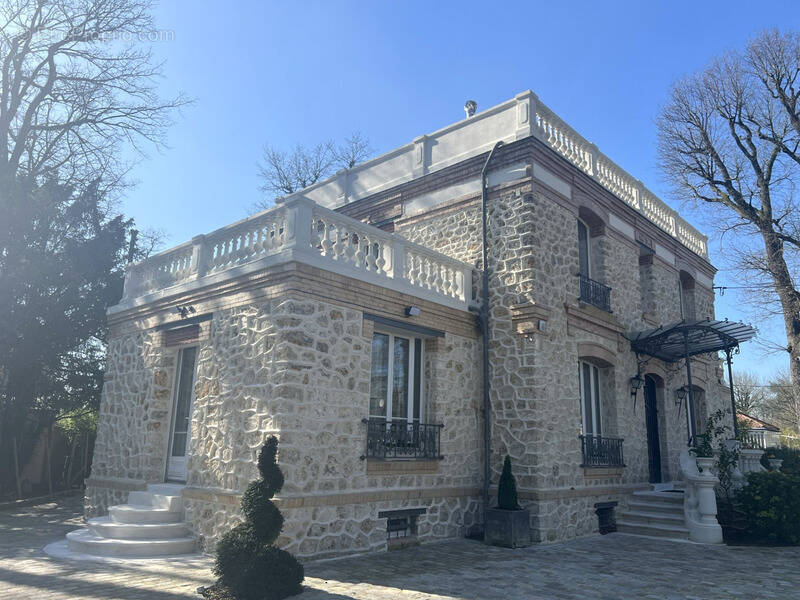 Maison à BEAUCHAMP